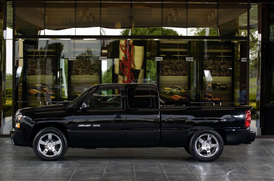  Chevrolet Silverado SS 2004 года  (фото 8 из 38)